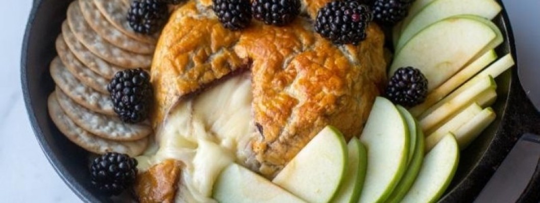 Печено Бри в чугунен тиган